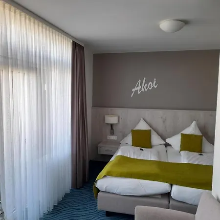 Inselhotel Rote Erde فندق بوركم
