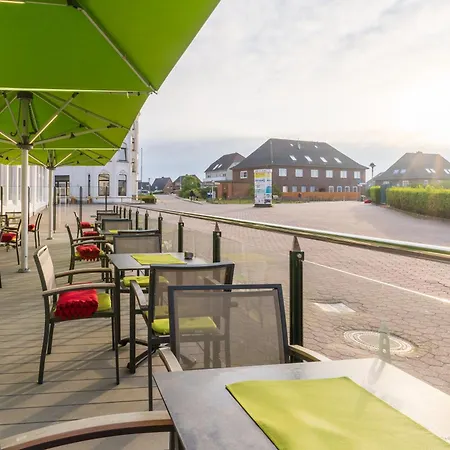 Inselhotel Rote Erde 3* بوركم