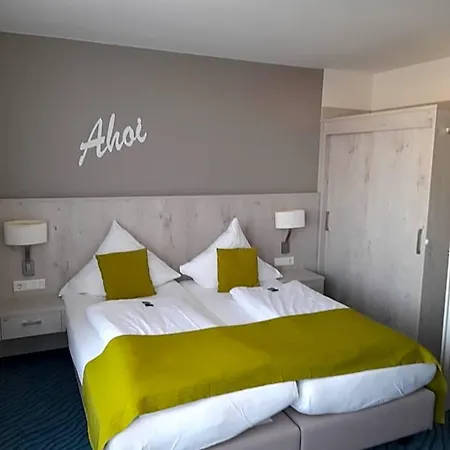 호텔 Inselhotel Rote Erde 3*