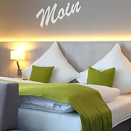 호텔 Inselhotel Rote Erde 3*