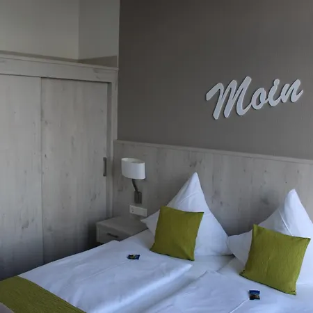 Inselhotel Rote Erde 3*