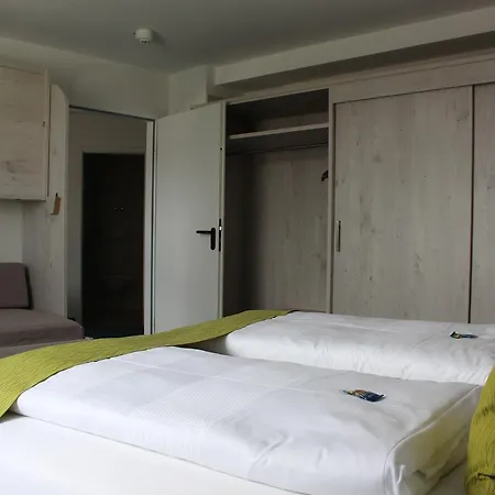 Inselhotel Rote Erde فندق بوركم